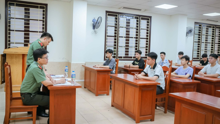 ky-thi-danh-gia-tuyen-sinh-dai-hoc-cong-an-nhan-dan-351