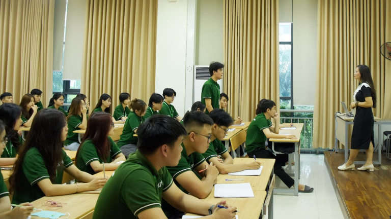 Trường Đại học Y tế Công cộng tuyển sinh năm 2025 gio-hoc-ly-thuyet-truong-dai-hoc-y-te-cong-cong-1000